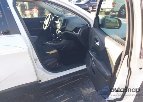 2019 Jeep Cherokee Latitude Fwd из США, поврежденный, VIN 1C4PJLCB2KD377354